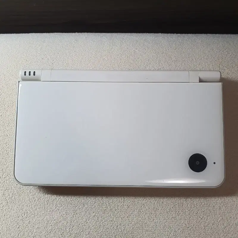 닌텐도 DSi LL 화이트(우고메모 내장)