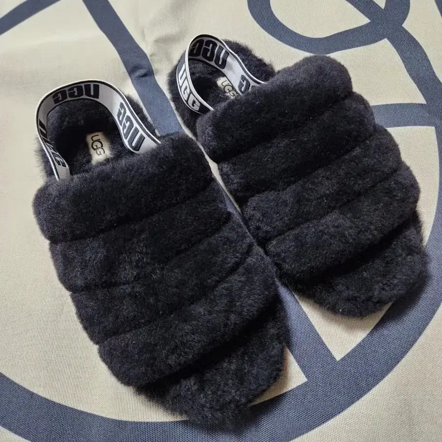 [UGG 어그] 250mm 양털슬리퍼 겨울슬리퍼