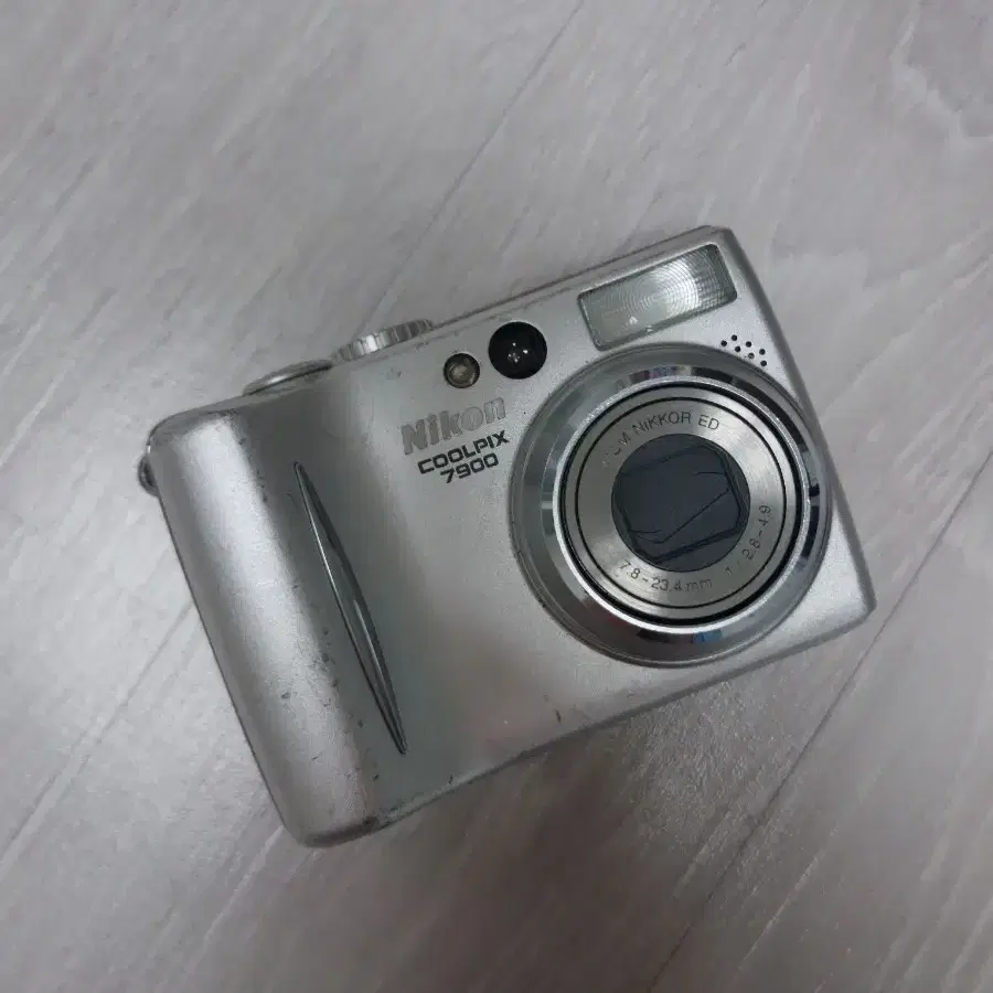 니콘 쿨픽스 7900 디지털카메라