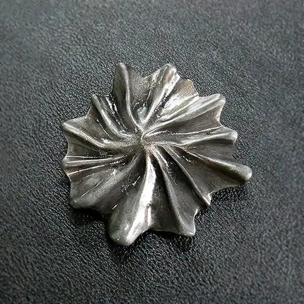 Rosette 백참 브로치 키링 남자 여자 엔틱 빈티지 명품 고대 성당 꽃