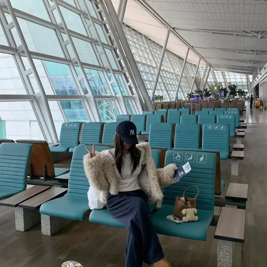 러브미우 플러피 퍼 아이보리