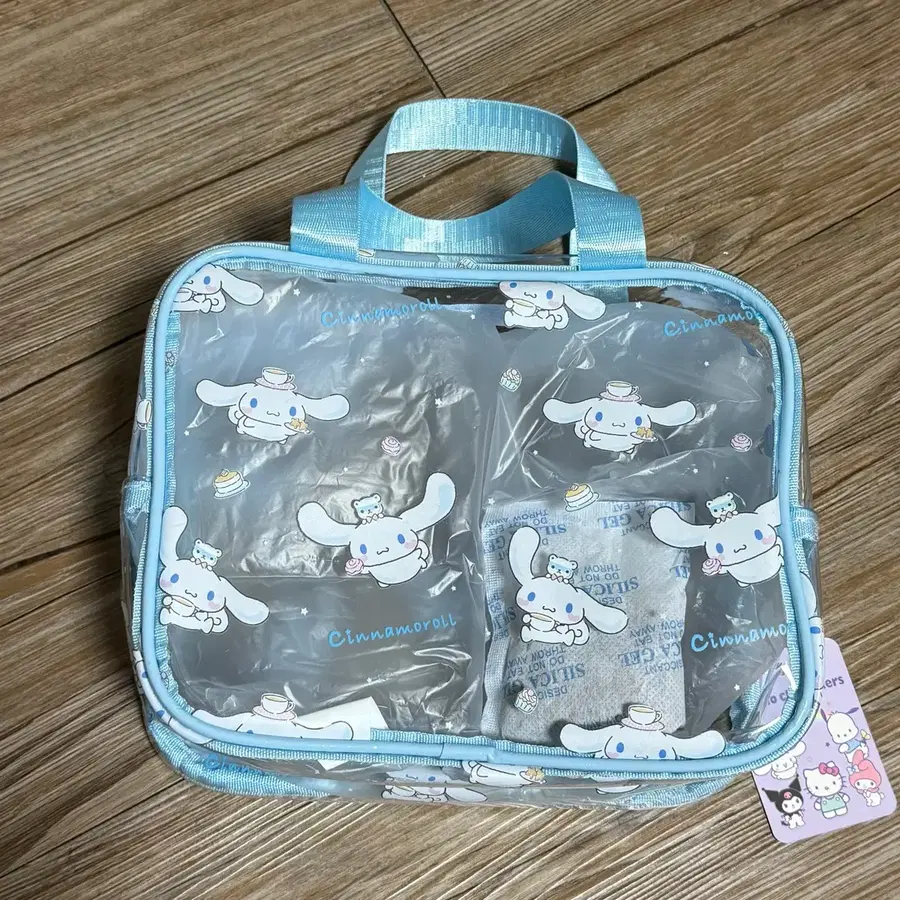 시나모롤 투명 파우치(택달린 새제품)