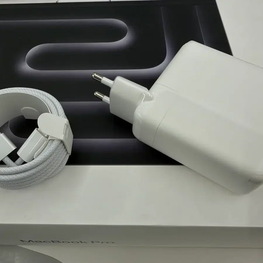 [새상품]애플 정품 70w 충전 어댑터 + 맥세이프3 ctype