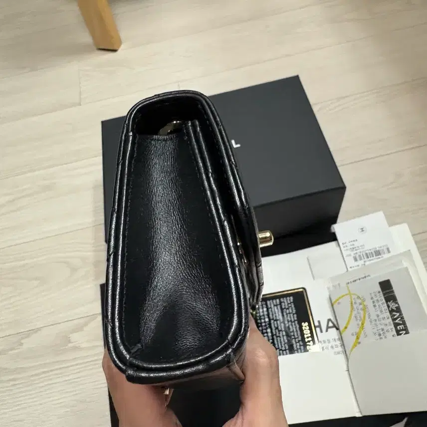 샤넬 트렌디cc 블랙 미니백 32번대 풀구성 사진 8