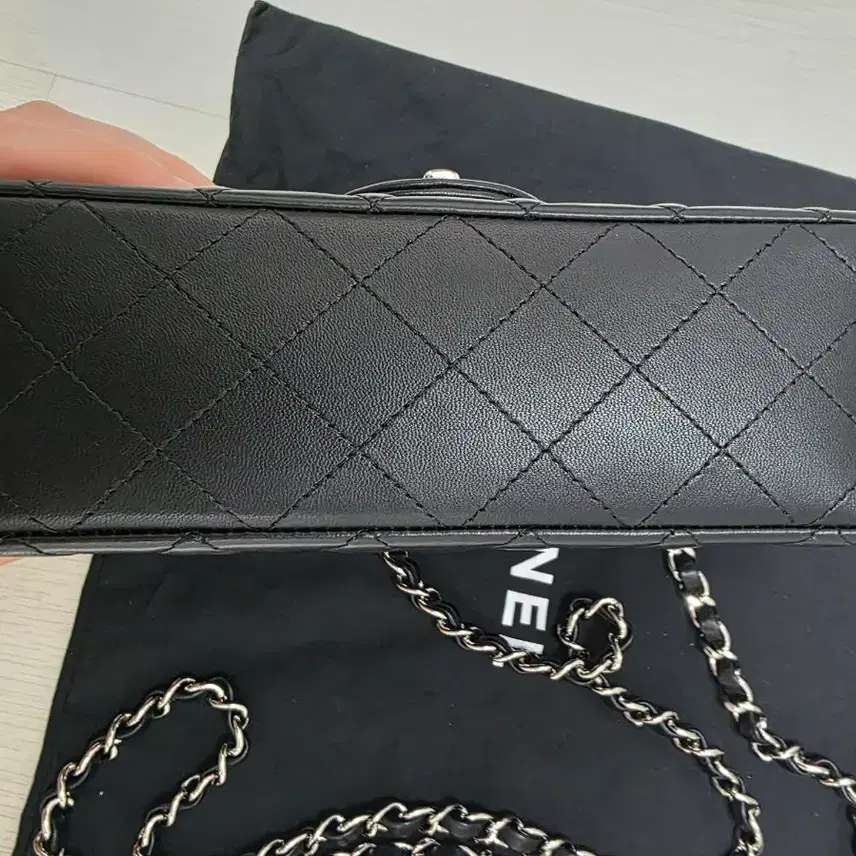 샤넬 클래식 뉴미니 플랩백 사진 5