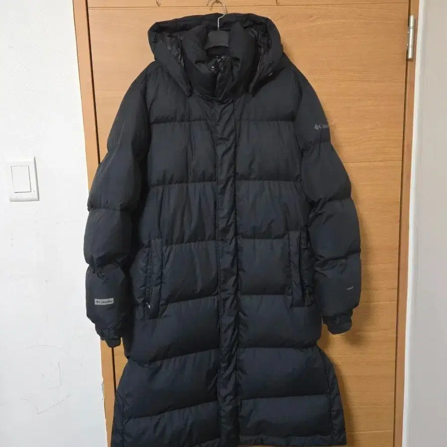 컬럼비아 블랙 롱패딩 M사이즈입니다