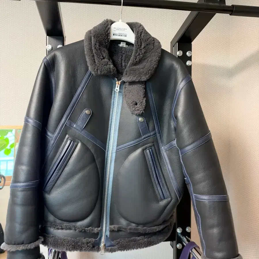 올리브드랩서비스 25fw seaman jacket-z 무스탕
