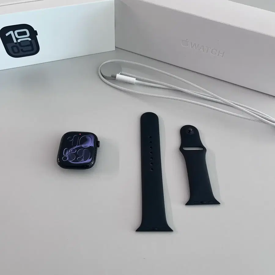 애플워치 시리즈 10 46mm 판매합니다