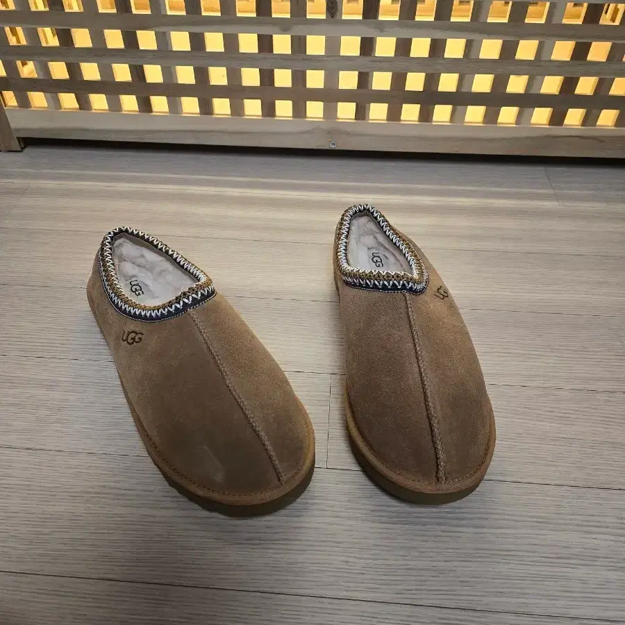 UGG 어그 타스만 슬리퍼 브라운