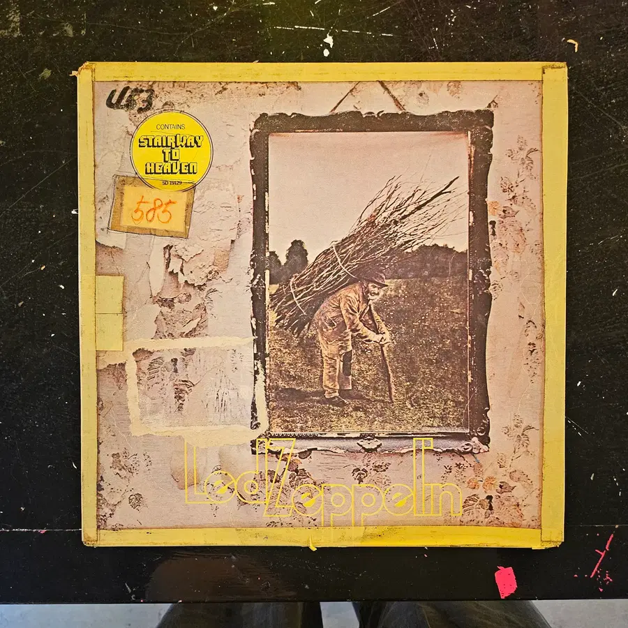 레드 제플린(Led Zeppelin)이 1971년에 발표하여 대중음악 역사상 가장 위대한 명반 중 하나로 꼽히는 네 번째 정규 음반 Led Zeppelin IV