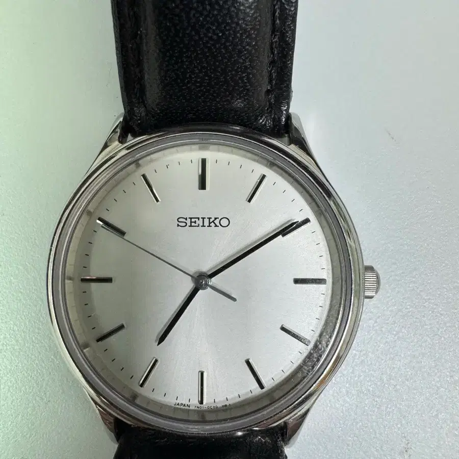 세이코 쿼츠 33mm 빈티지 시계 팝니다