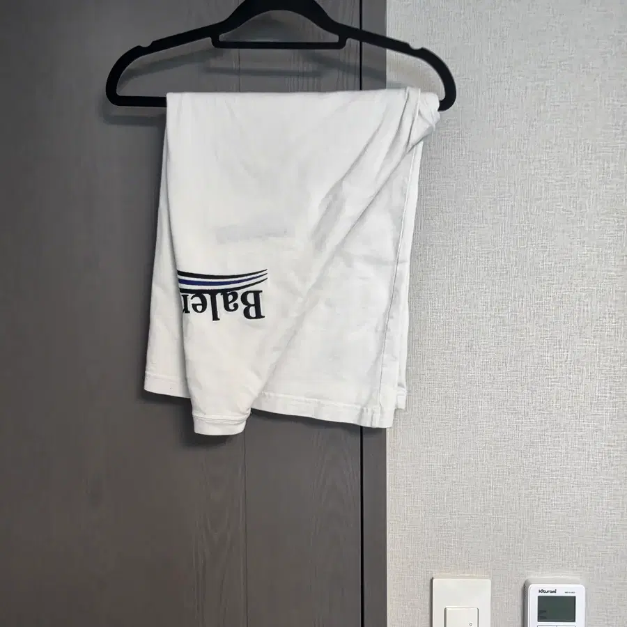 발렌시아가 반팔티 XL