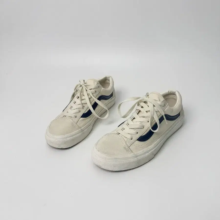 반스 (VANS) 스타일 36 마쉬멜로우 / 드레스 블루 235