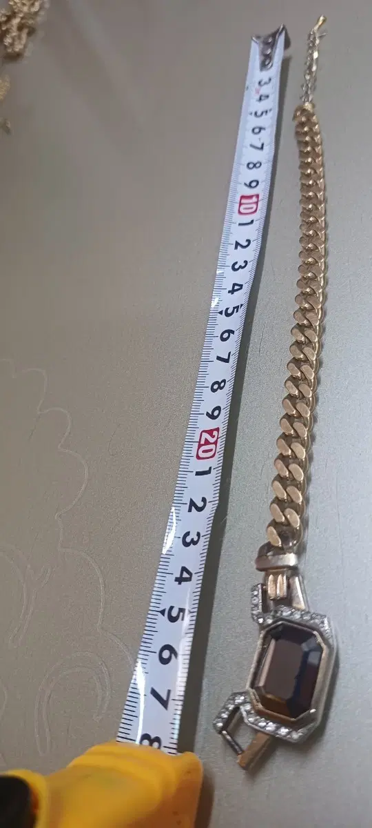 Luxurious gold-plated chain bracelet