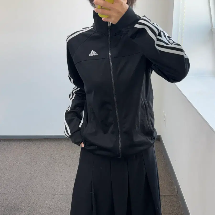 Adidas 아디다스 삼각로고 블랙 져지