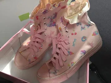 BABY 스니커즈