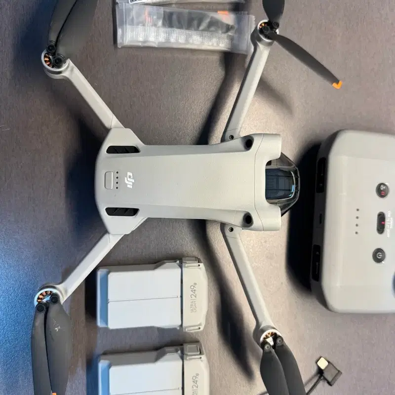 DJI 미니 3 프로 드론 배터리 2개 포함