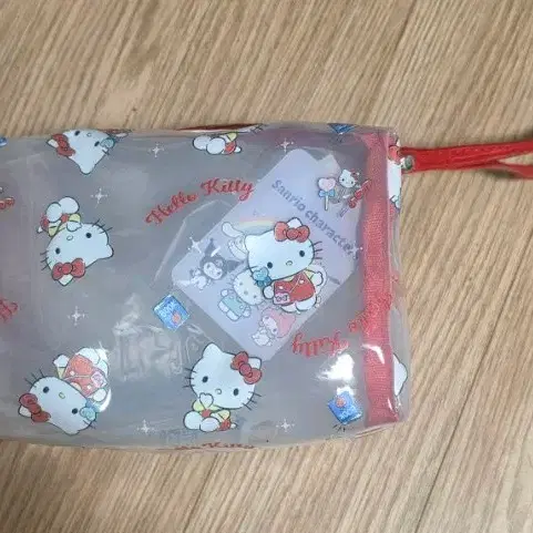 정품)산리오 헬로키티 투명 파우치 새상품