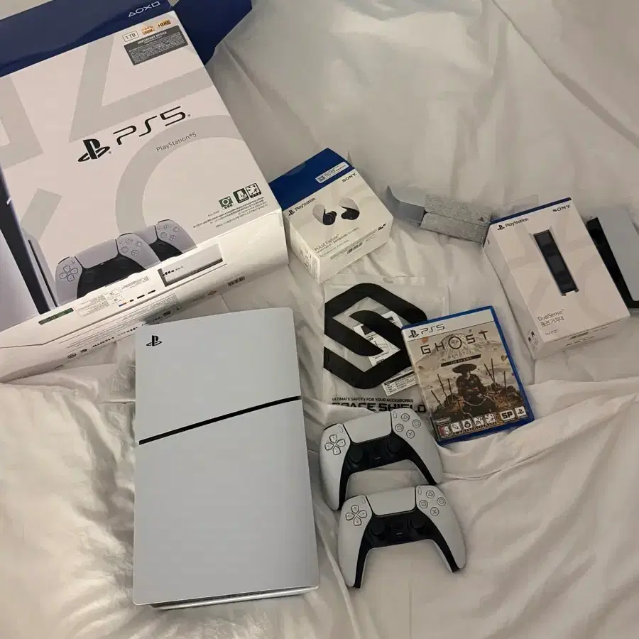 [충전독+본체 거치대+이어버드+게임칩1] PS5 슬림 판매