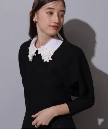 리랜드트루 레이스 스칼라 크롭 니트