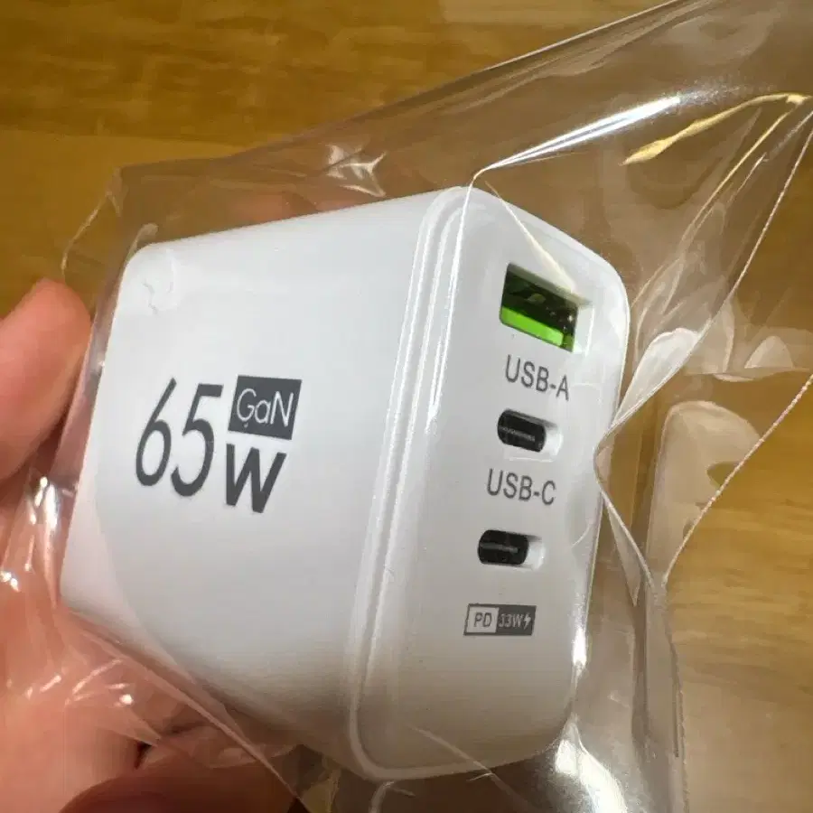 [미개봉] 65W 3포트 초고속 충전기 어댑터 (PD / USB-C 지원)