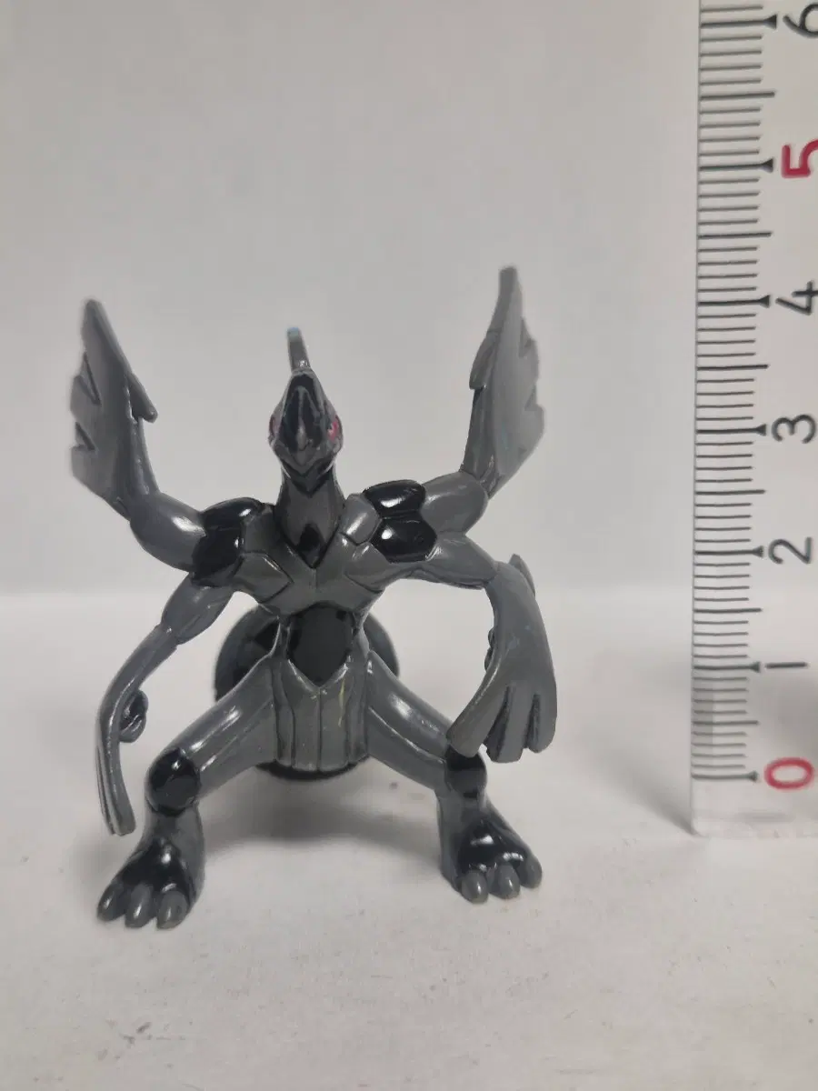 Pokémon Zekrom Mini Figure