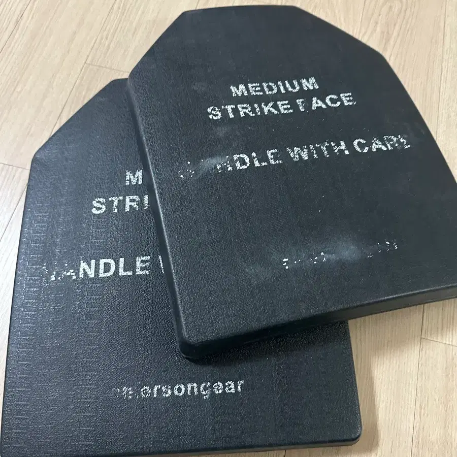 방탄 플레이트 보형물