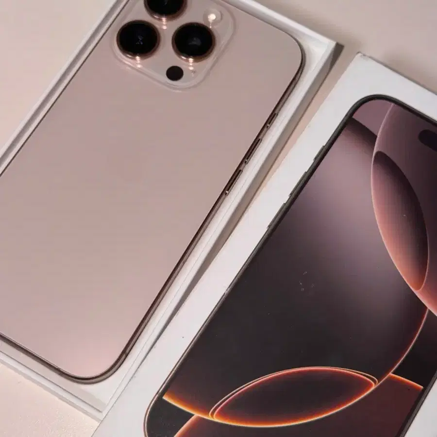 아이폰 16 pro 프로 데저트 티타늄 판매 폰 공기계 블랙 18프로