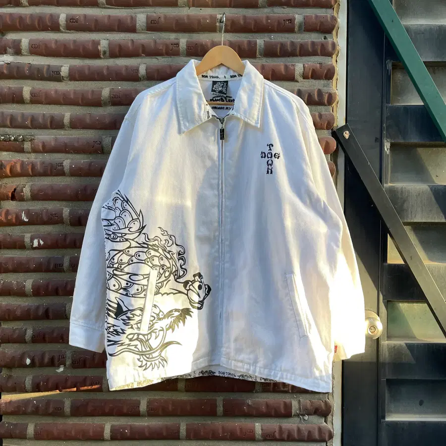 도그타운 Dogtown 블랙 드래곤 워크 자켓 XL