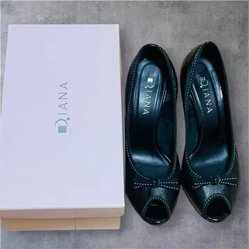 DIANA 오픈토 펌프스 블랙 리본