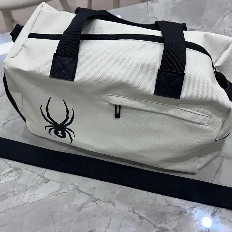 스파이더 더플백 아이보리 보스턴백 짐백