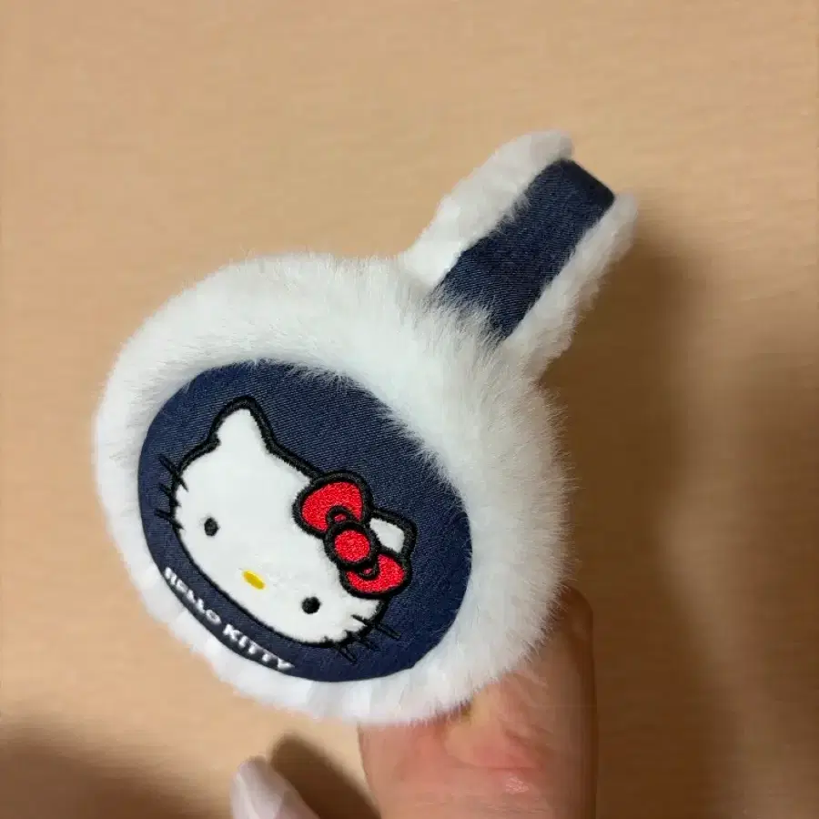 헬로키티 퍼 귀마개