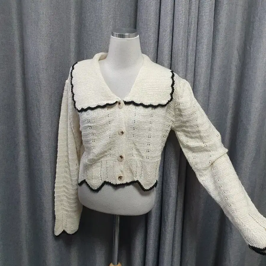 카라 청순 가디건