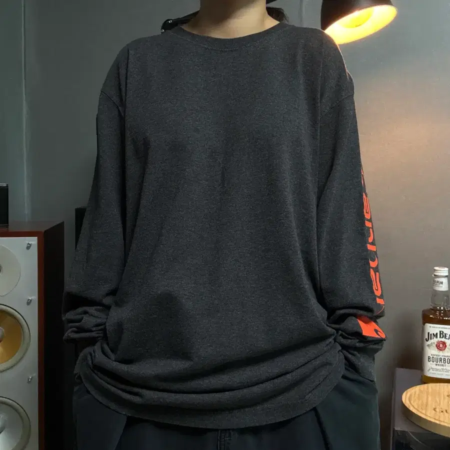 칼하트 레터링 롱슬리브