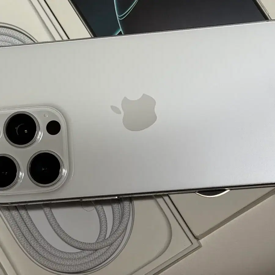아이폰16 프로 128gb 화이트 자급제