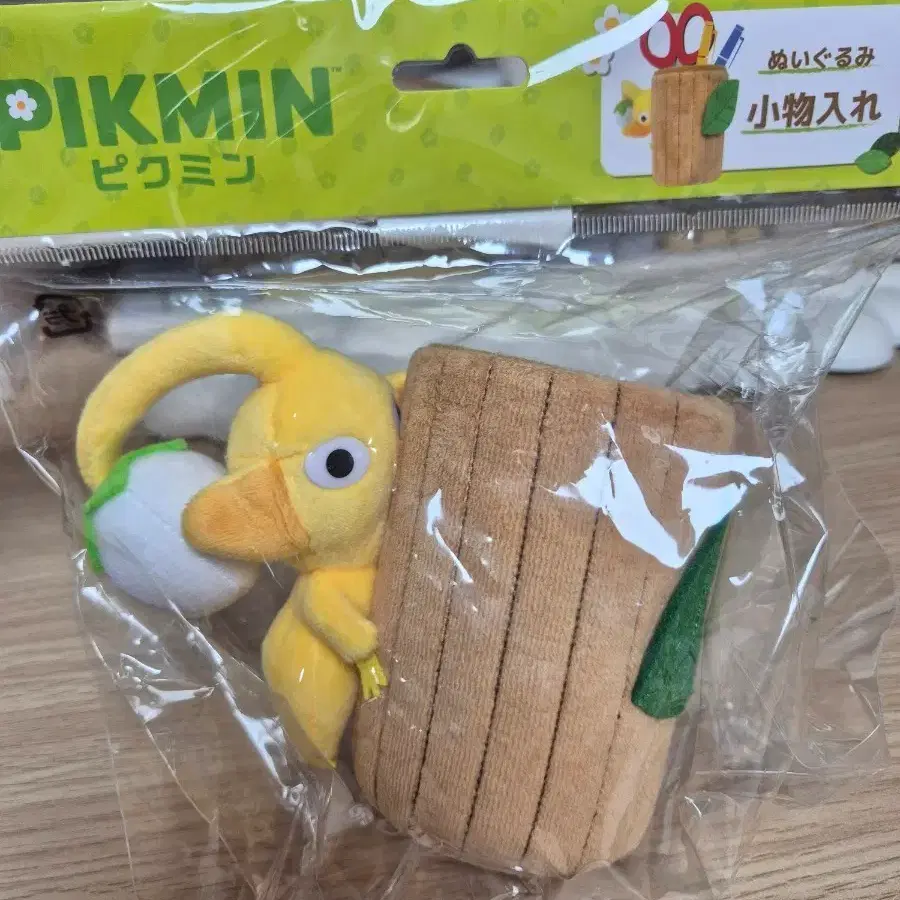 노랑 피크민 연필꽂이