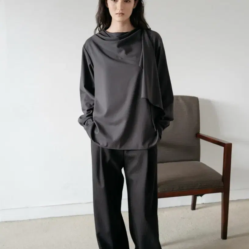[s] 아르토 Beam Wool Blend Trousers
