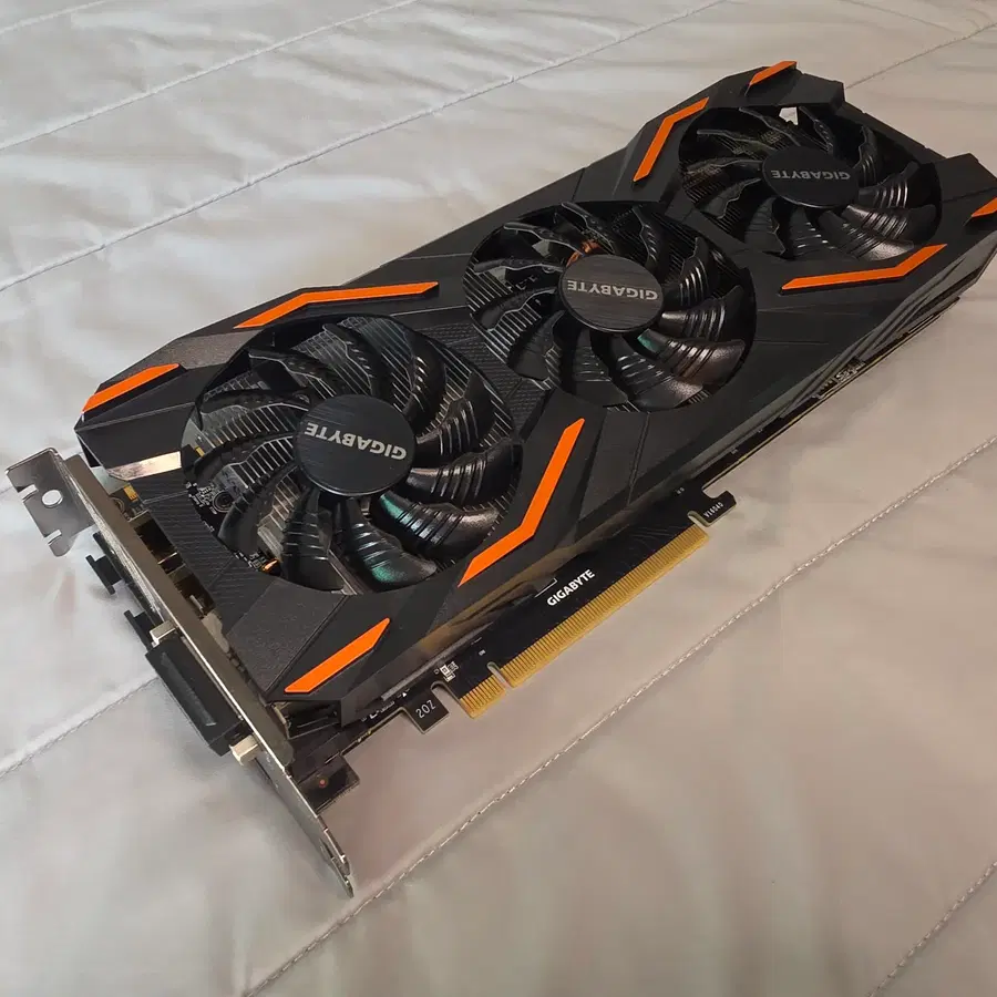 기가바이트 GTX1080