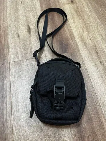 Aer Street Sling CORDURA 숄더백