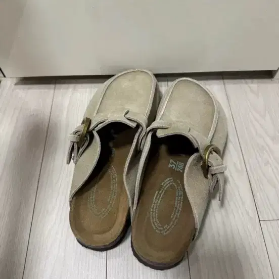 스웨이드 샌들 베이지 240