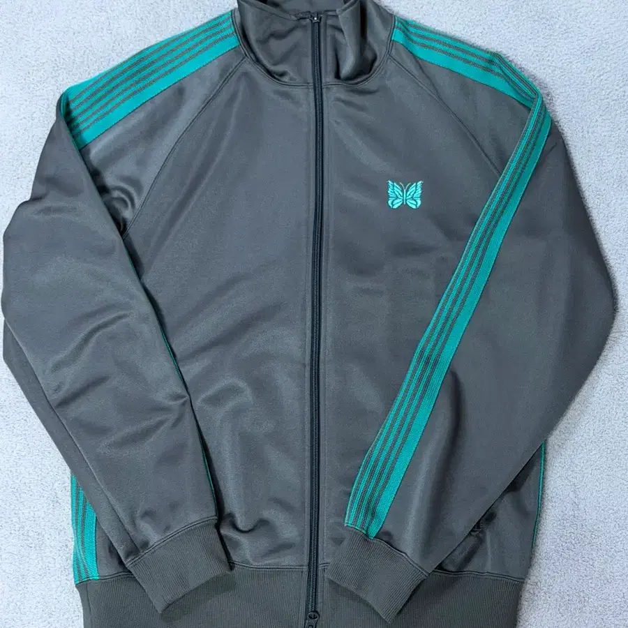 Needles B 2nd 한정 회색민트 트랙탑져지 L size