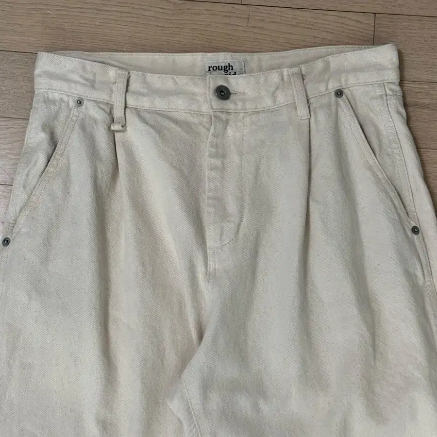 러프사이드 drape pant ecru 1