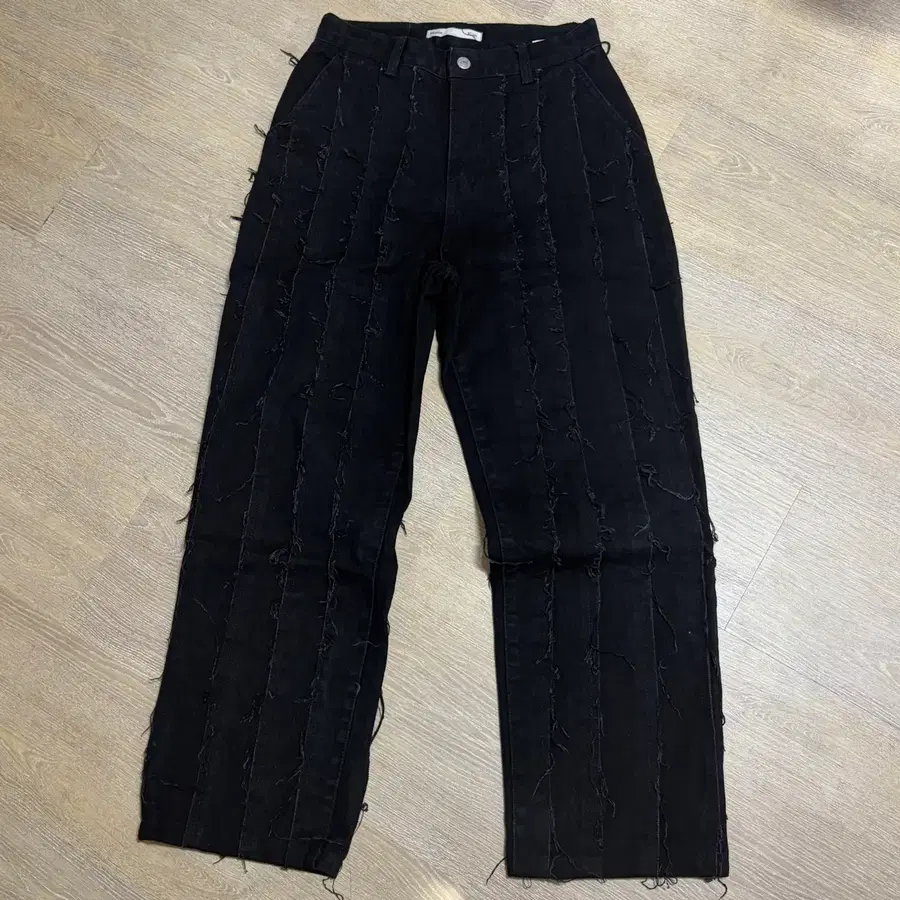 마뗑킴 블랙 컷팅 루즈 데님 S