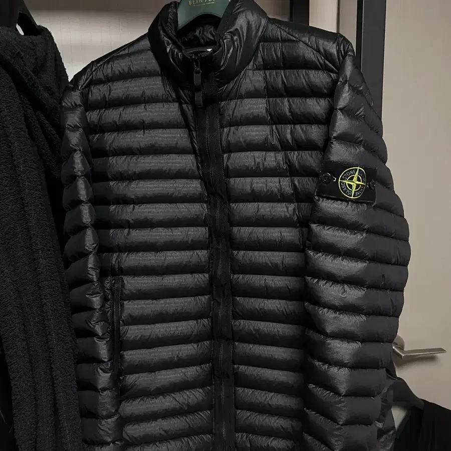 스톤아일랜드 룸우븐 체임버스 경량패딩