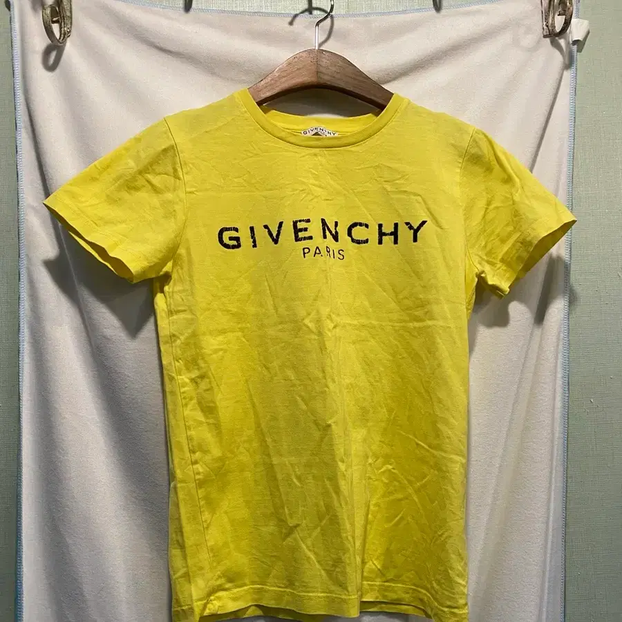 GIVENCHY 지방시 키즈 반팔 옐로우 티셔츠