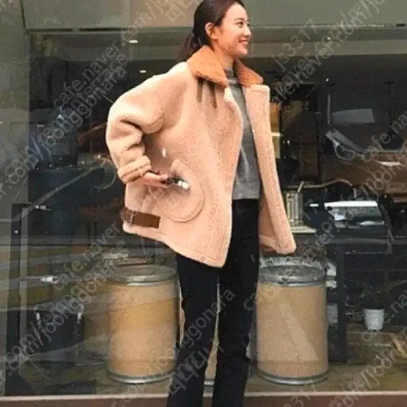 톰보이 무스탕 양털자켓