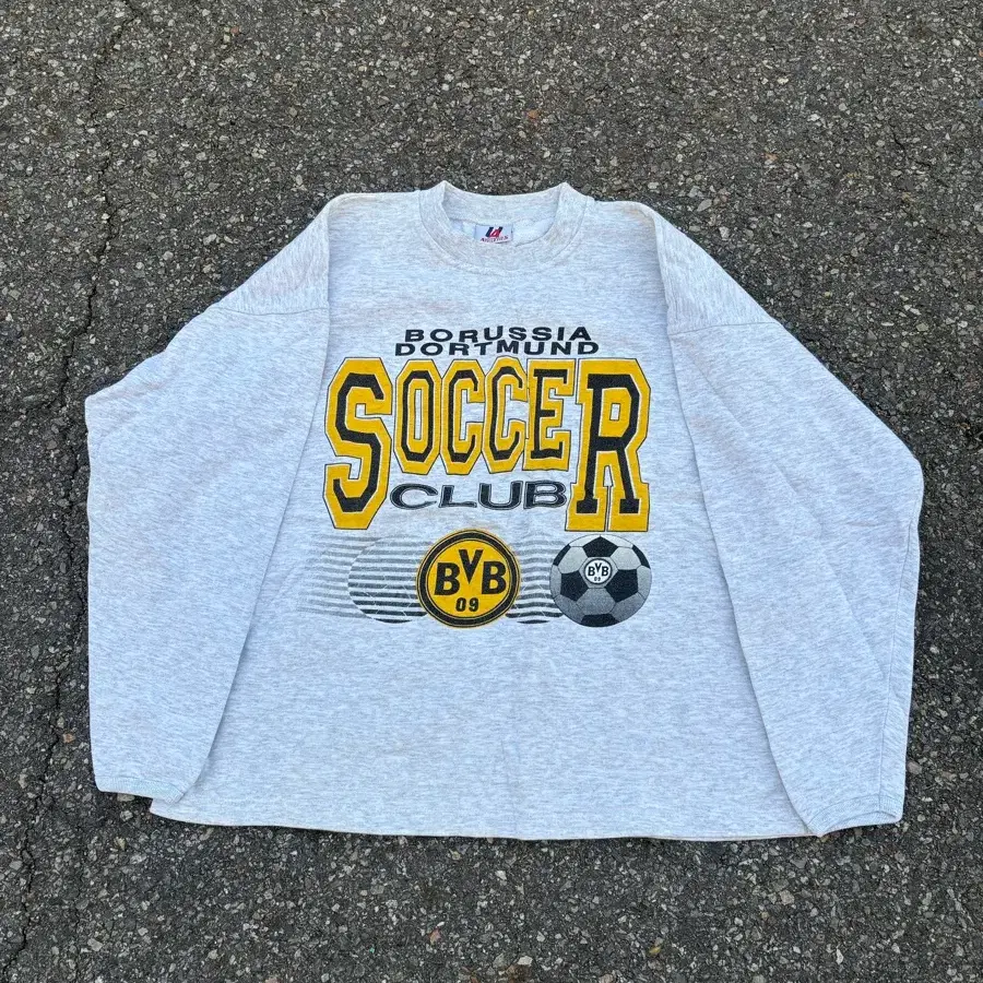 90s Universal Athletics BVB 도르트문트 빅로고 맨투맨
