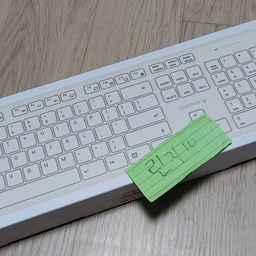 CHERRY DW2300 무선 키보드 마우스 세트 (화이트) 풀박스 팝니다