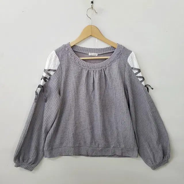axes femme 셔링 티셔츠