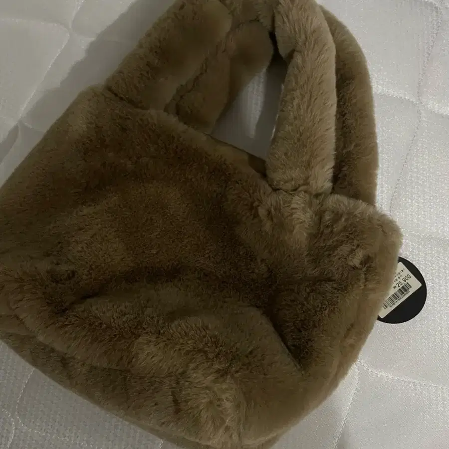 브라운 퍼 토트백